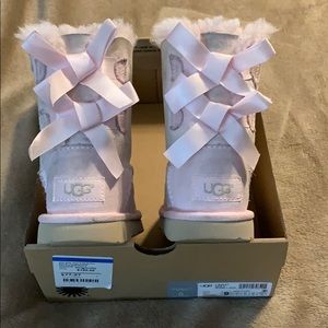 Ugg Seashell Pink Bailey Bows Girls Size 9